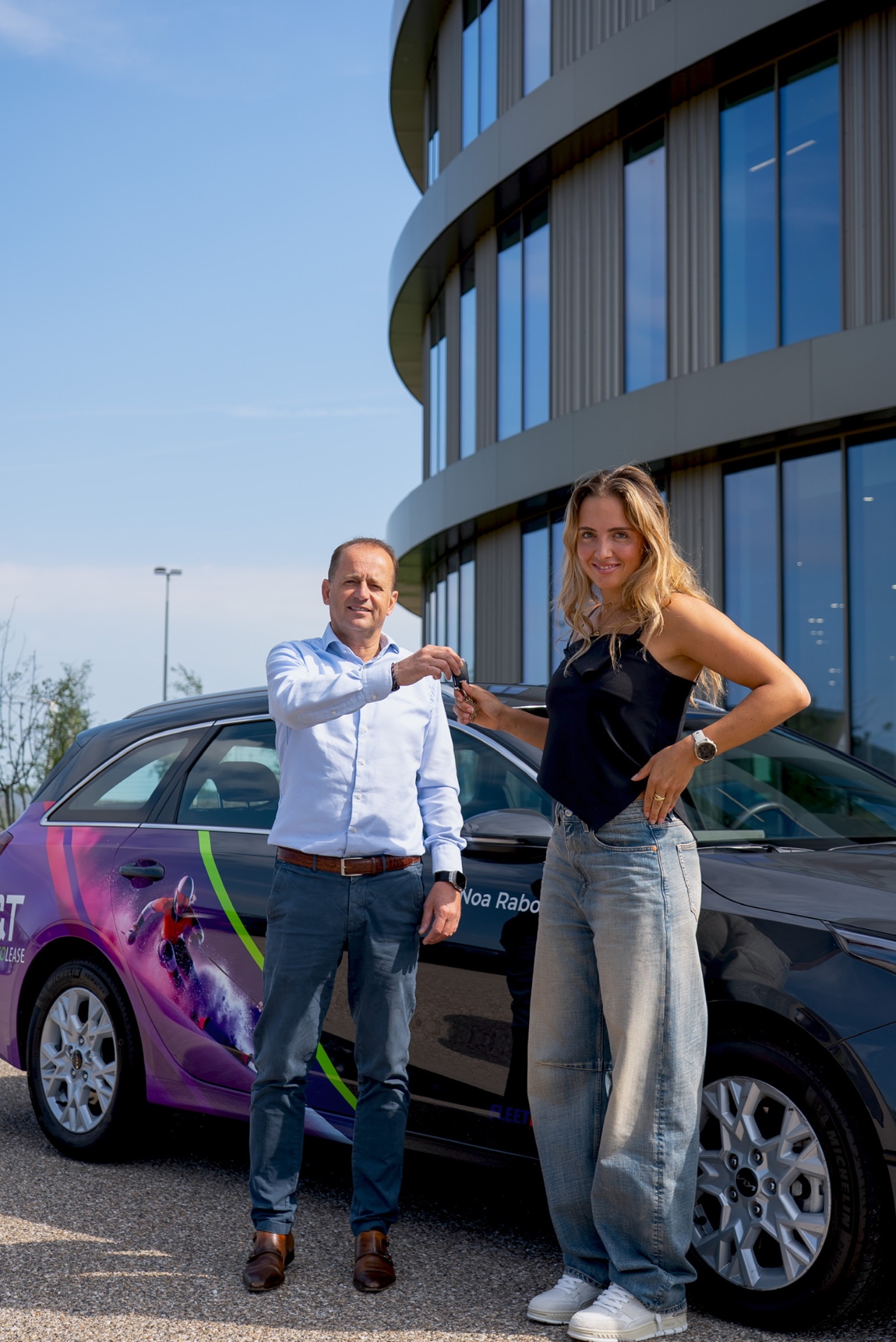 Sleuteloverdracht met sponsor J&T Autolease